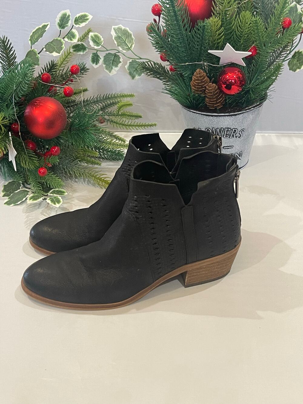 Black Vince Camuto Ankle Boots Size 6